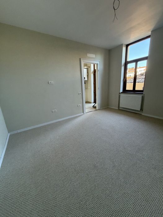 Vand apartament 3 camere in Piata Mihai Viteazu-renovat complet!