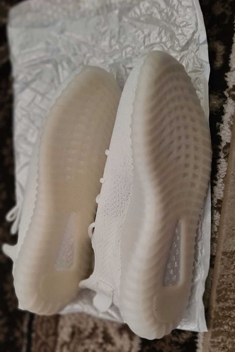 Adidas yeezy 350 noi,albi