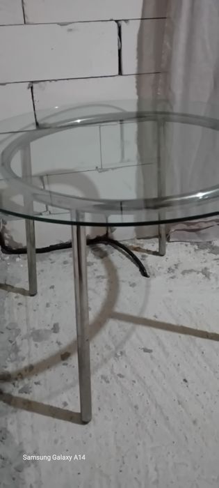 Masa sticla cu  schelet de inox