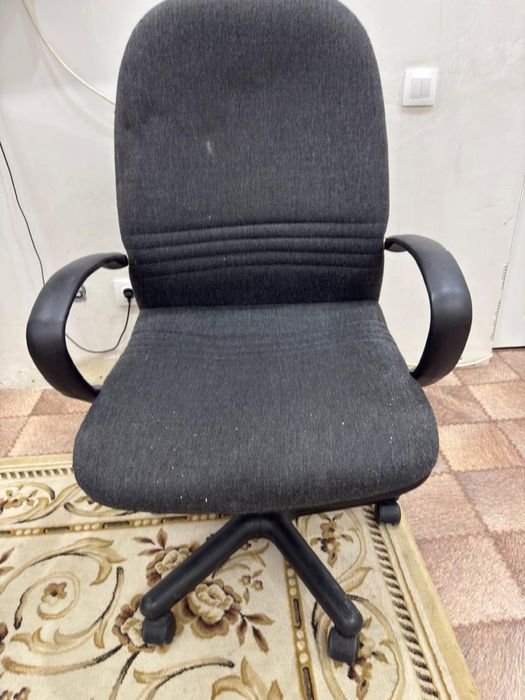 Продам офисное кресло