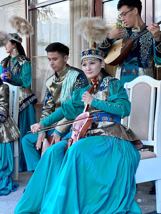 Этно ансамбль на той