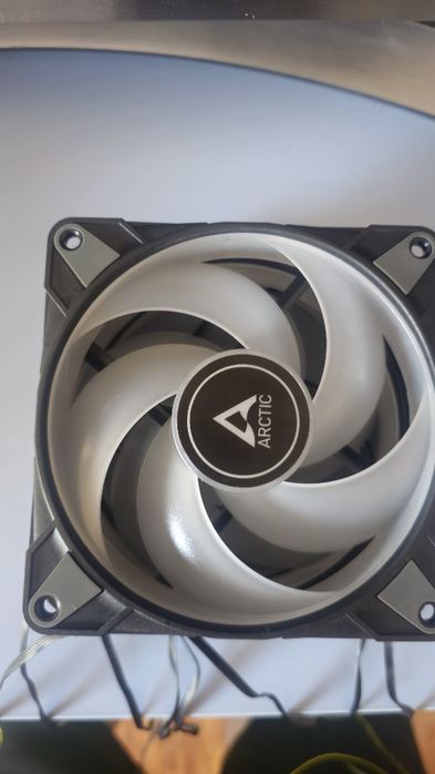 Ventilatoare pc Arctic 120mm A-rgb sau non rgb