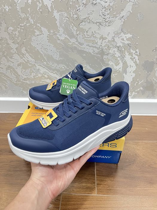 Кроссовки от бренда Skechers