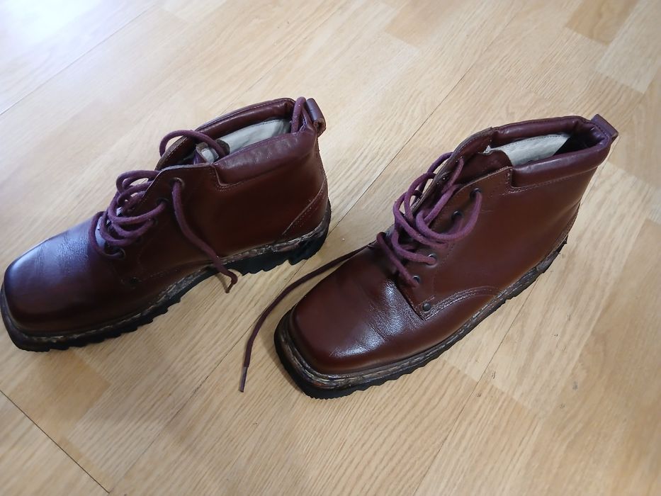 Vand bocanci vânători de munte