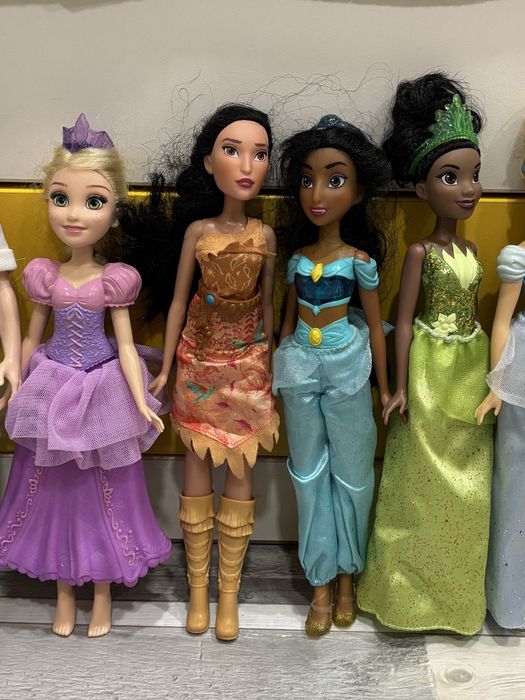 Замък Замръзналото кралство, кукли Disney
