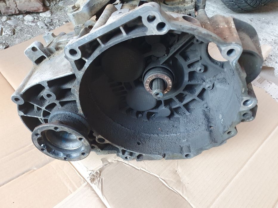 Cutie viteze manuala 6 trepte cod GNE vw touran 2.0
