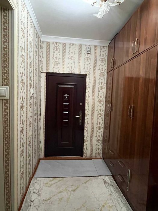 Медгарадок Шифокорлар массив 3 хона Евро ремонт