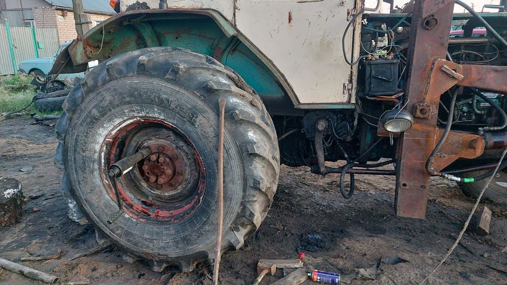 Продам трактор юмз с куном