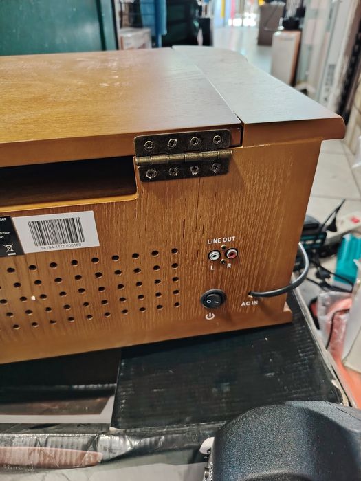 Музикалната система Denver MRD-51 в ретро дизайн