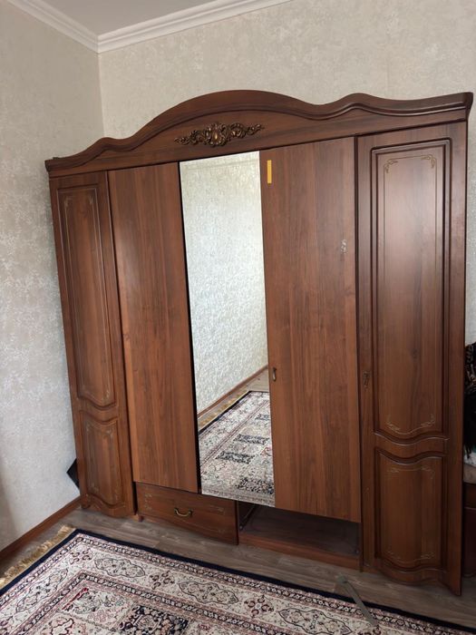 Продам шкаф хорошем состаяние