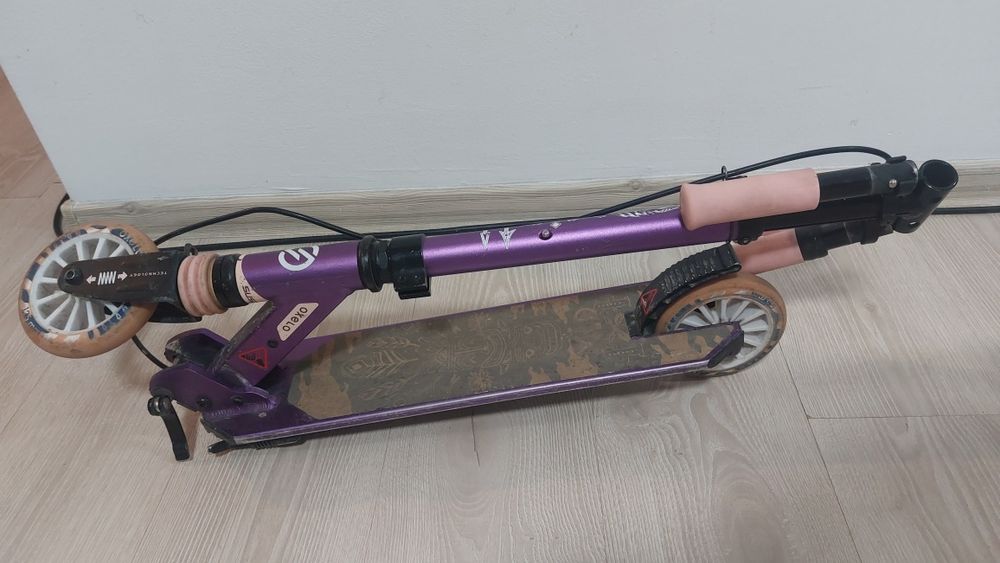 Vand 2 trotinete Oxelo, stare buna