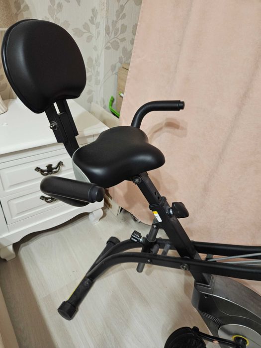 Bicicleta fitness pliabila