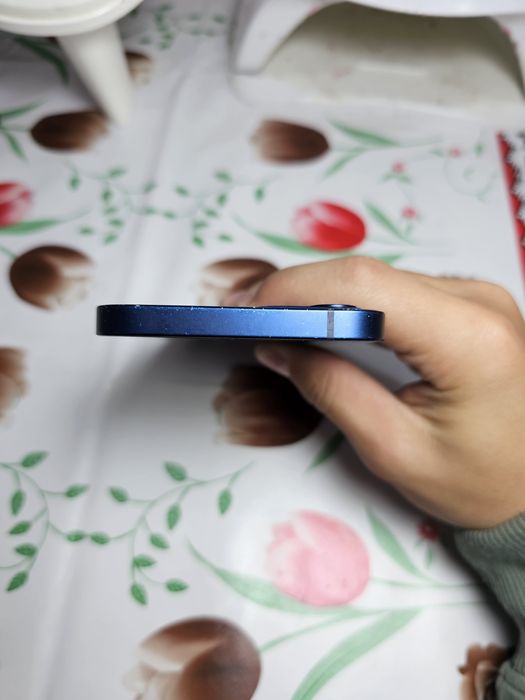 Vand iphone 12  garantie 2 ani