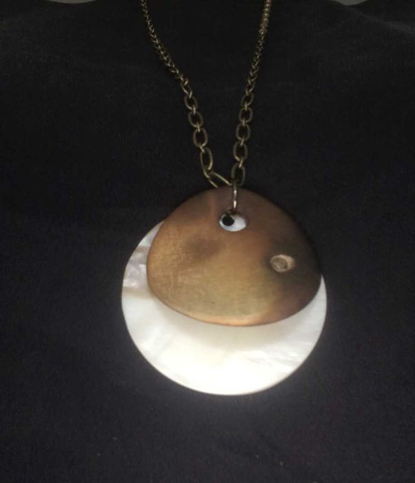 Лот бижута - красиво допълнение към всяка дреха