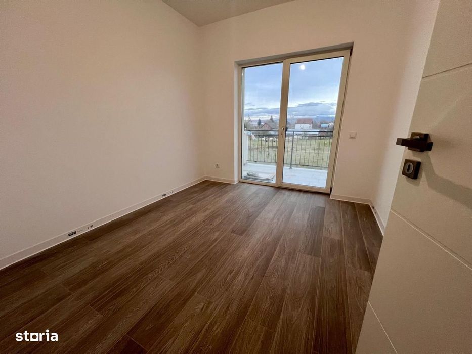 Apartament 3 camere, 2 bai si curte  in Selimbar