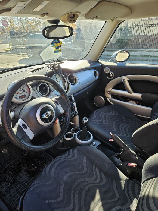 Vand Mini One 1.6 benzina 90 cp 2003