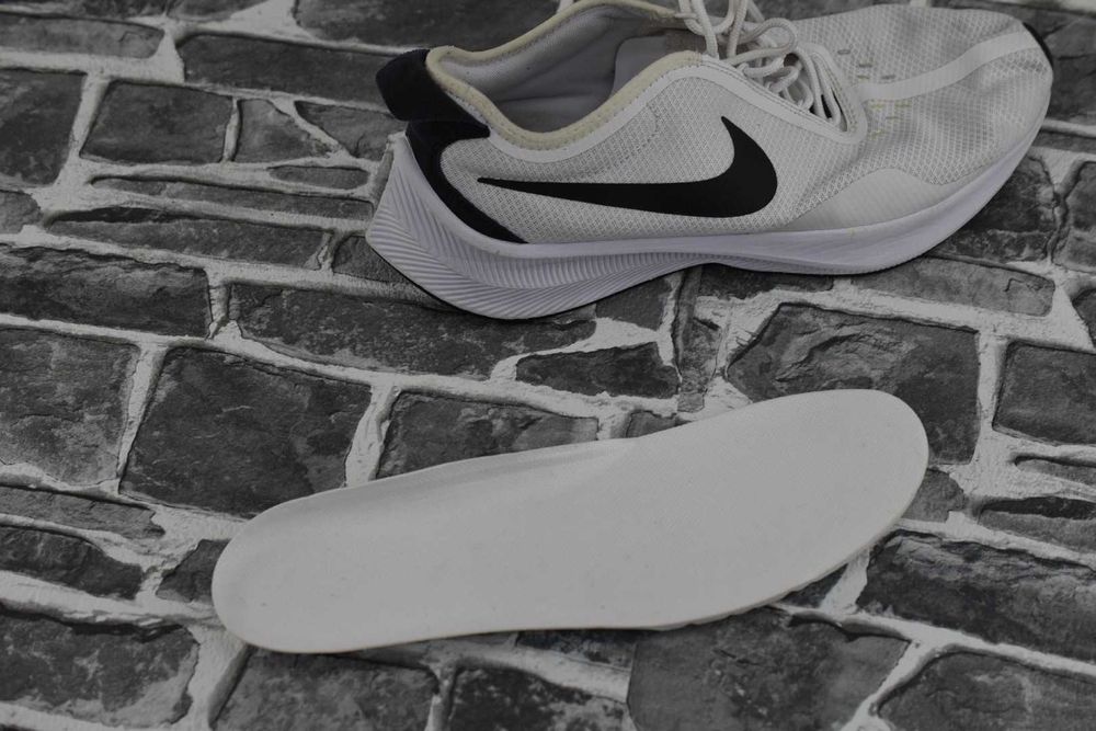 маратонки Nike 45 номер