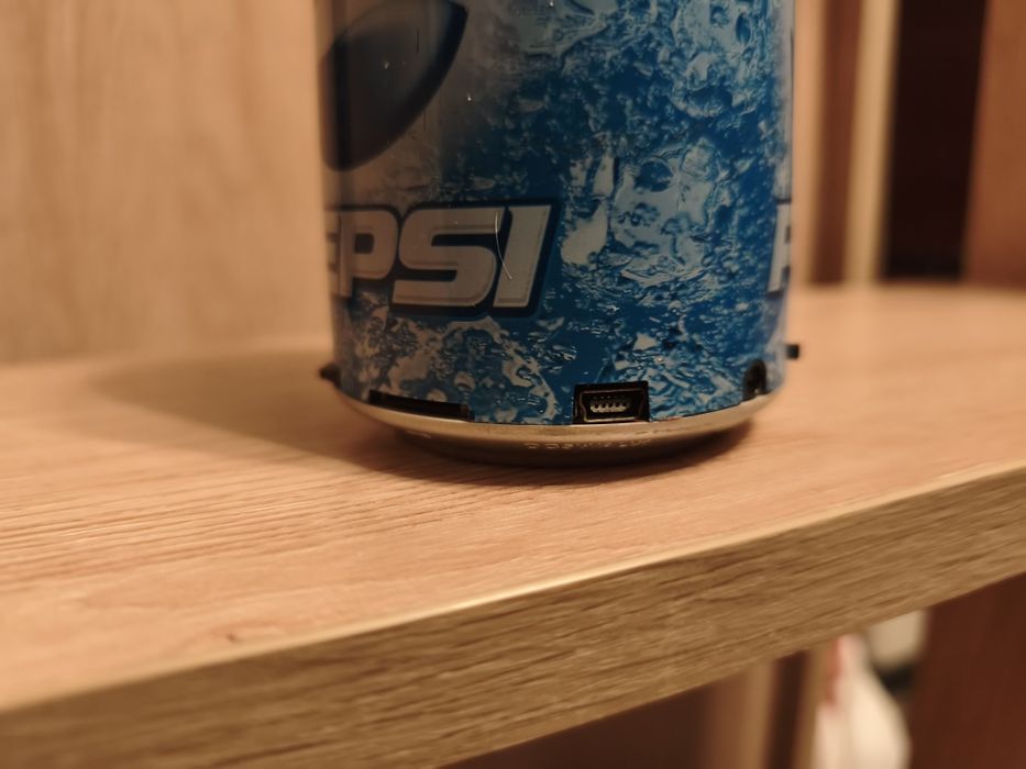 Колонка ( не блютуз)