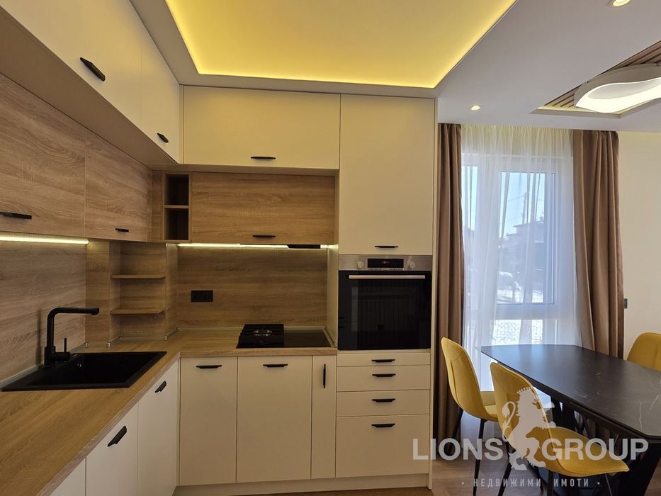 Продава се Тристаен апартамент в Варна, м-т Пчелина - 84 кв.м за 1595 €/кв.м - Снимка #1