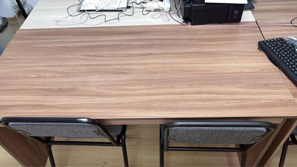 Стол для работы, офисный