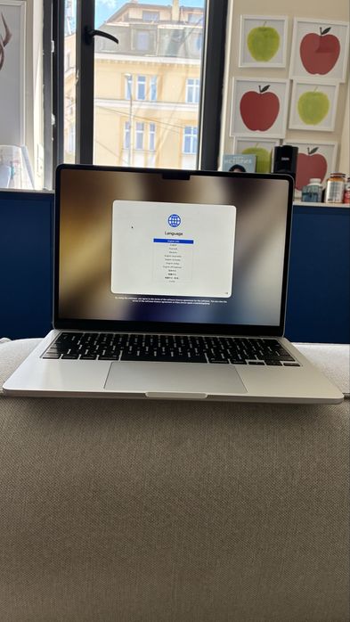 MacBook Air M2 8GB / 256GB – отлично състояние