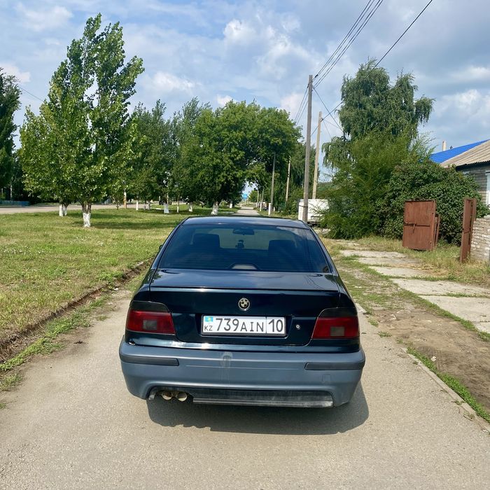 Продам BMW E39 1997 года.