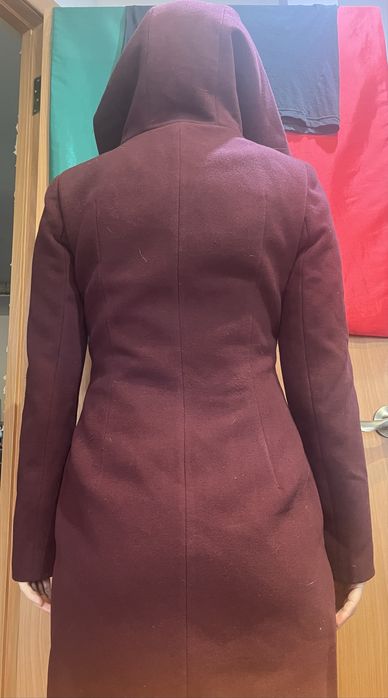 Продам пальто бордовое красивое