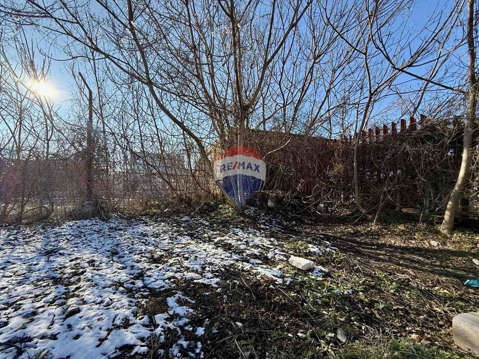 Градски парцел с ток, вода на добра локация за продажба, гр. Балчик,