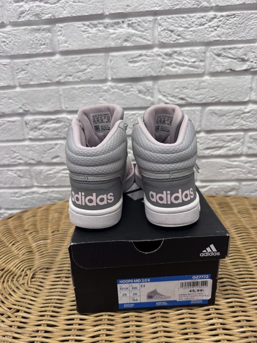 Кроссовки adidas