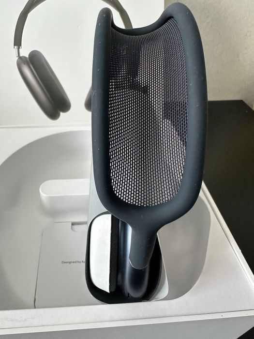 Apple AirPods Max with Smart Case iphone