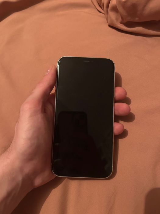 Продам Iphone 11