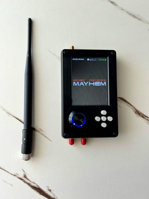 Sistem HackRF One PortaPack H2 cu Mayhem si Card 64GB