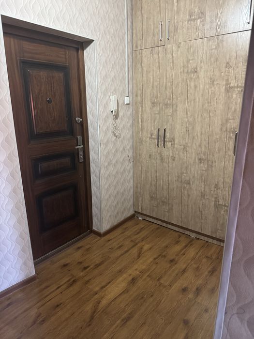 Срочно: Продаётся 2 комнат квартира переделен 3х комнат