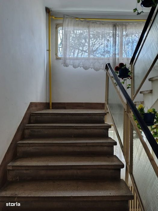 Vanzare 3 camere   Zona Giurgului  Strada Spinis Decomandat