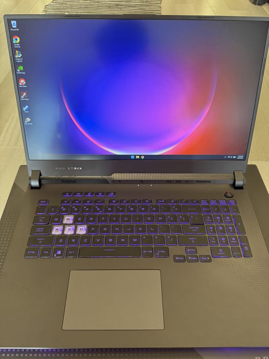 Laptop gaming Asus ROG Strix G713IE