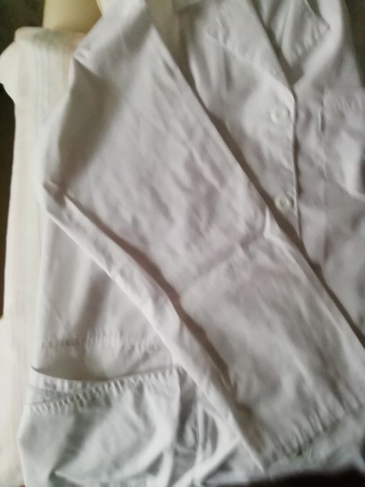 Продам медицинский халат 54- 56 размер. размера.