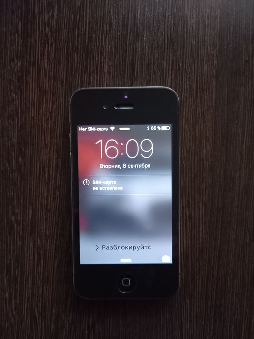 Продам легендарный IPhone 4g