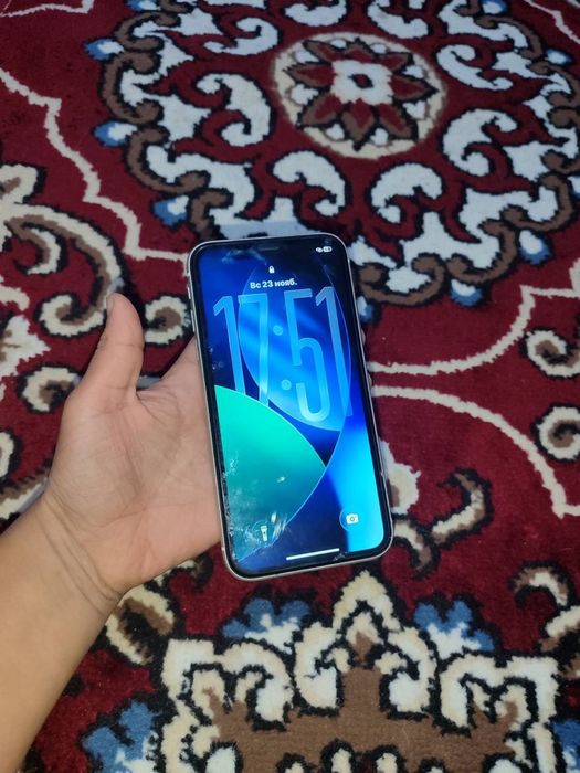 Iphone 11  75% radnoy true tone face bor imei o'tgan  Kamera tinniq