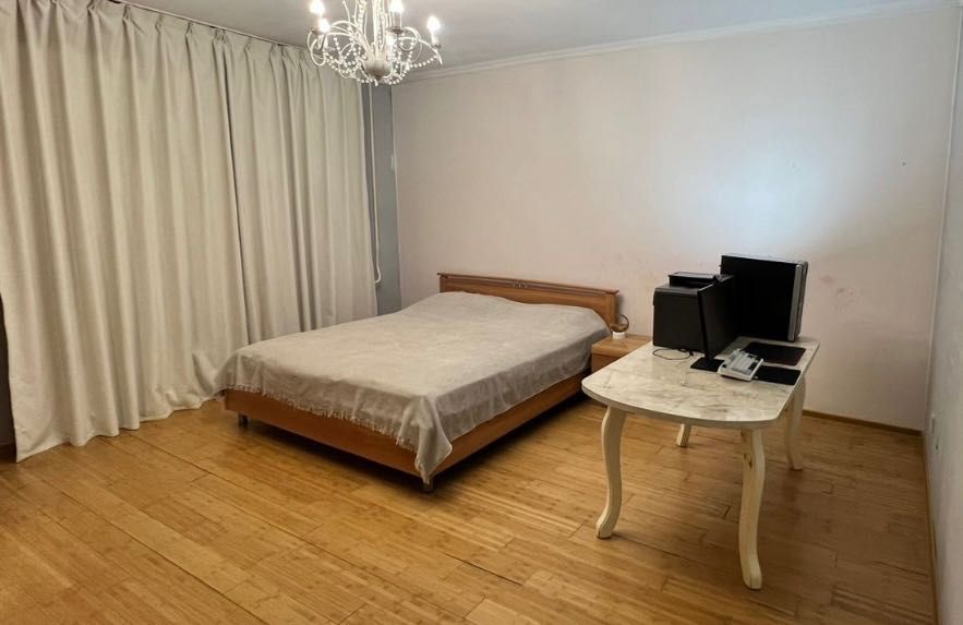 Кровать с матрасом