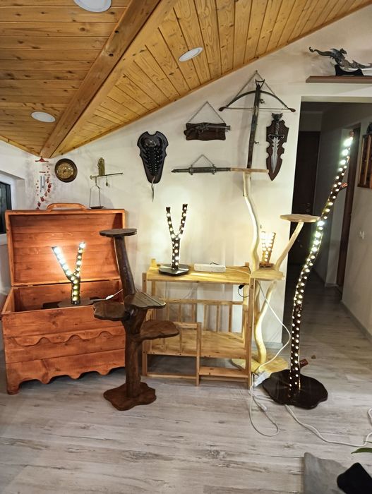 Tâmplărie din lemn, lustre, și alte lucruri minunate .