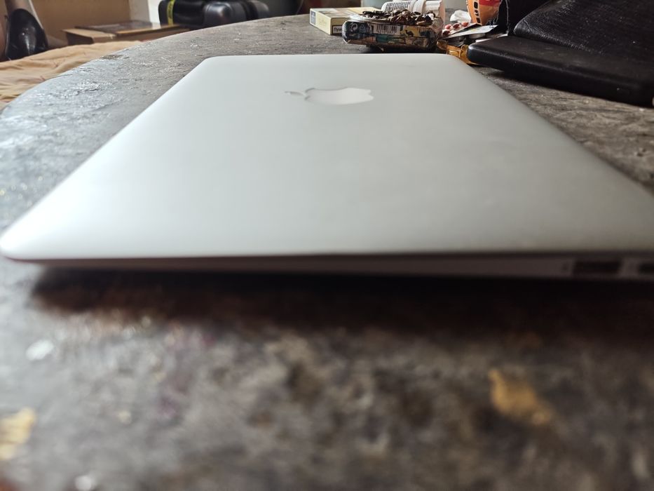 MacBook air 11,6, 8 GB RAM, 128 GB SSD