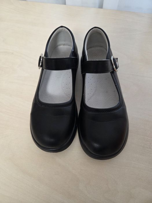 Pantofi din piele fetita, marimea 35, centimentri interior 20.5