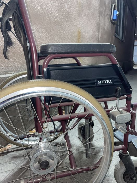 Инвалидная коляска