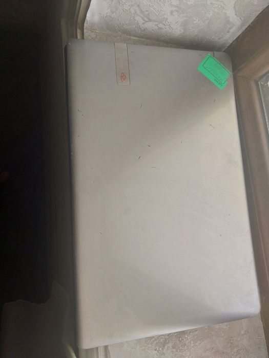 Ноутбук сотилади