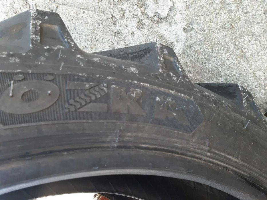 9.5-32 Anvelope noi inguste de tractor cu 8PR Cauciucuri marca OZKA