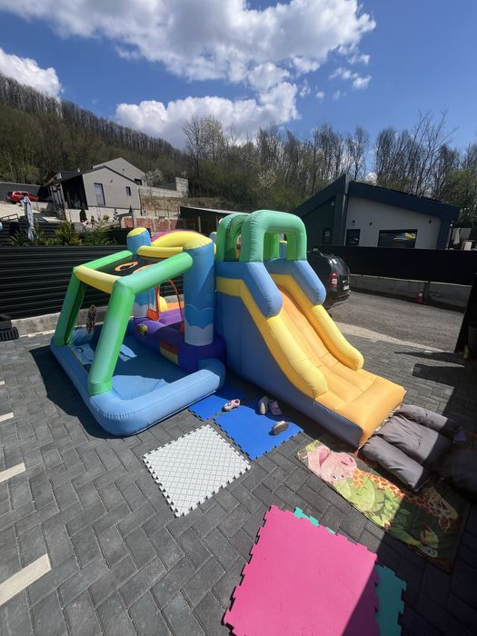Topogan gonflabil pentru copiii!!