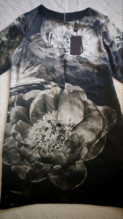 Rochie mărimea 42,4G by Gizia noua cu eticheta din mătase naturală.