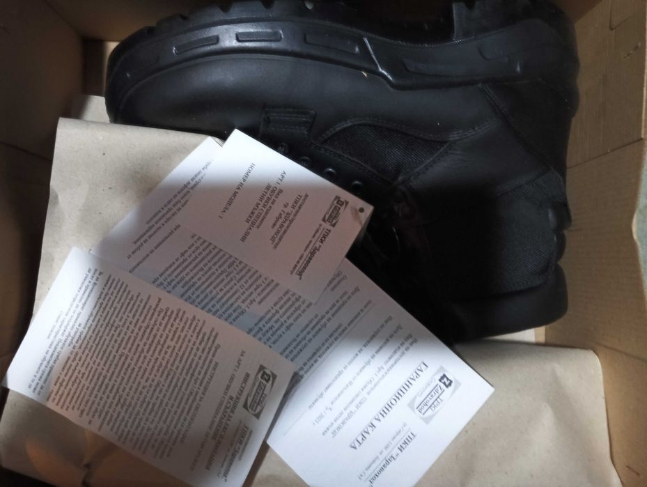 Чисто нови полицейски зимни и летни кубинки