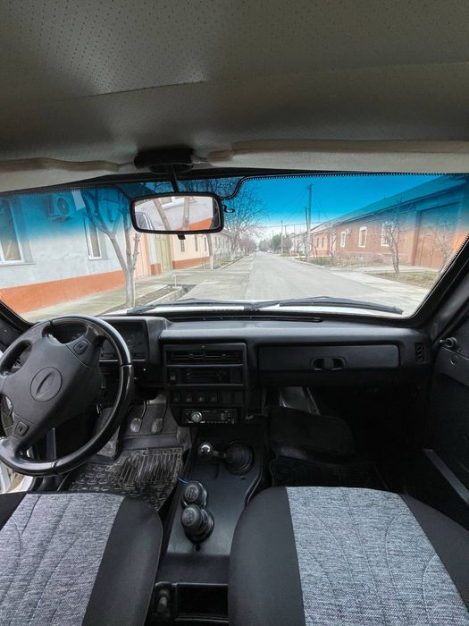 Sotiladi Niva xolati yaxshi