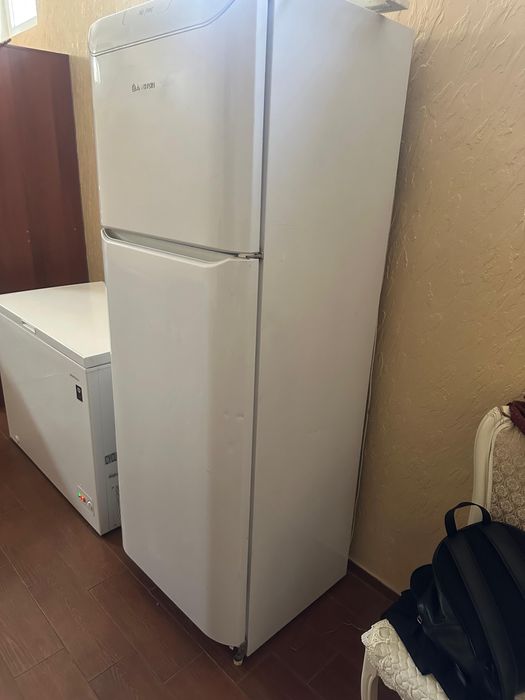 Холодильник нерабочий продам